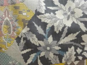 アンティーク　裂取りに花更紗模様織出し本場大島紬着物（5マルキ）